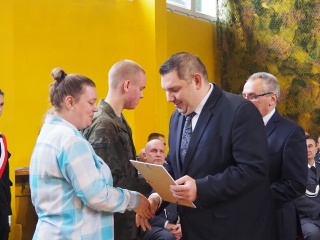 Uroczyste Ślubowanie w Zespole Szkół Ponadpodstawowych w Tychowie