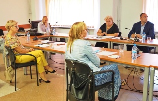 Przygotowanie do rozpoczęcia roku szkolnego 2020/2021. Spotkanie u starosty