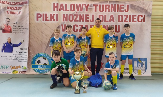 Unia w hali. Trzecie miejsce orlików