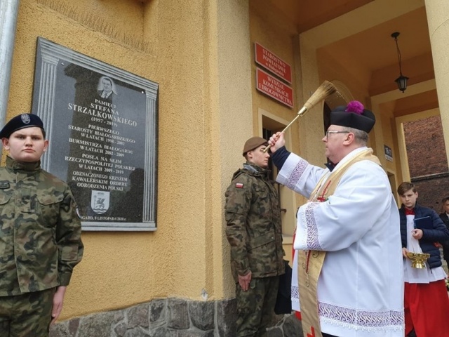W Białogardzie odsłonięto tablicę ku pamięci Stefana Strzałkowskiego