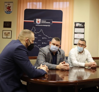 Spotkanie władz powiatu białogardzkiego z kierownictwem spółki Korpo