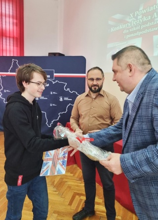X Powiatowy Konkurs Języka Angielskiego pod patronatem starosty białogardzkiego Piotra Pakuszto
