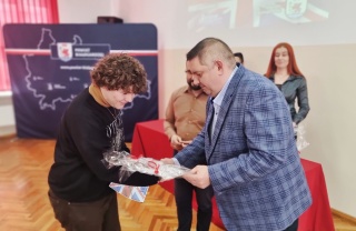 X Powiatowy Konkurs Języka Angielskiego pod patronatem starosty białogardzkiego Piotra Pakuszto