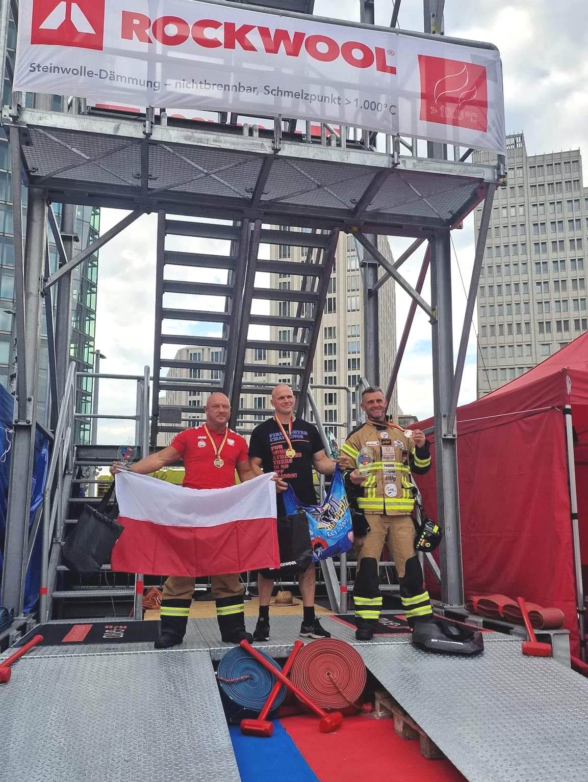 Sylwester Kemprowski wywalczył brąz podczas Międzynarodowych Mistrzostw Niemiec Firefighter Combat Challenge | sierpień 2024 Sylwester Kemprowski wywalczył brąz podczas Międzynarodowych Mistrzostw Niemiec Firefighter Combat Challenge | sierpień 2024