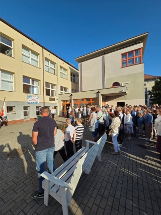 Inauguracja nowego roku szkolnego w ZS im. Jana Pawła II | 1.09.2025