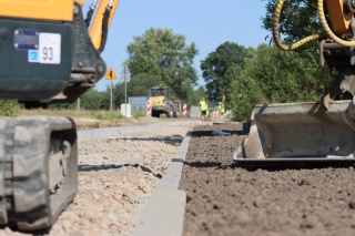 Budowa ścieżki rowerowej, inwestycja Powiatu Białogardzkiego | sierpień 2025